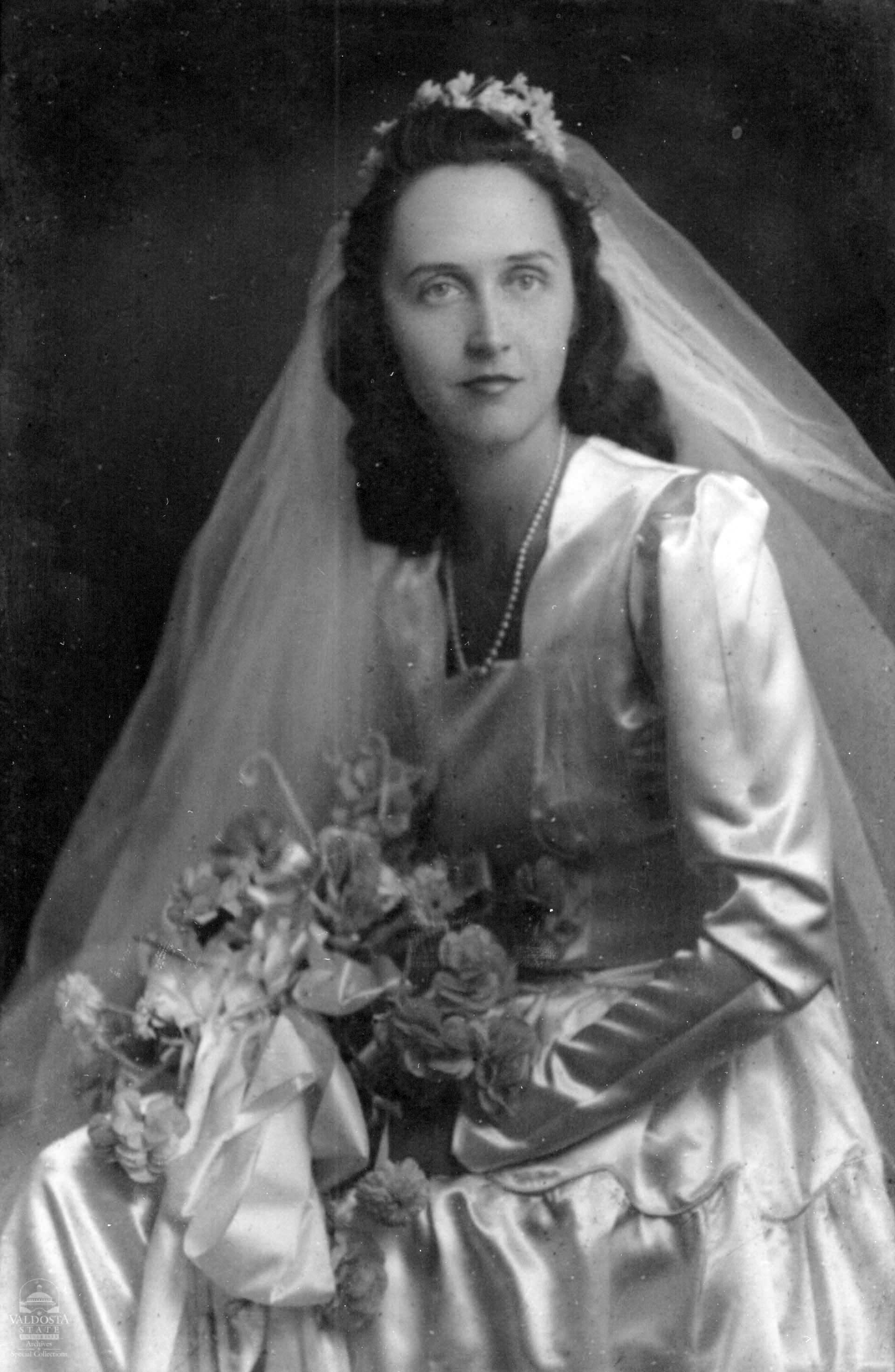 Leona wedding portrait