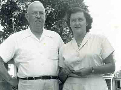 Leona and W.R. 'Daddy': A picture of Leona and her 'Daddy'.